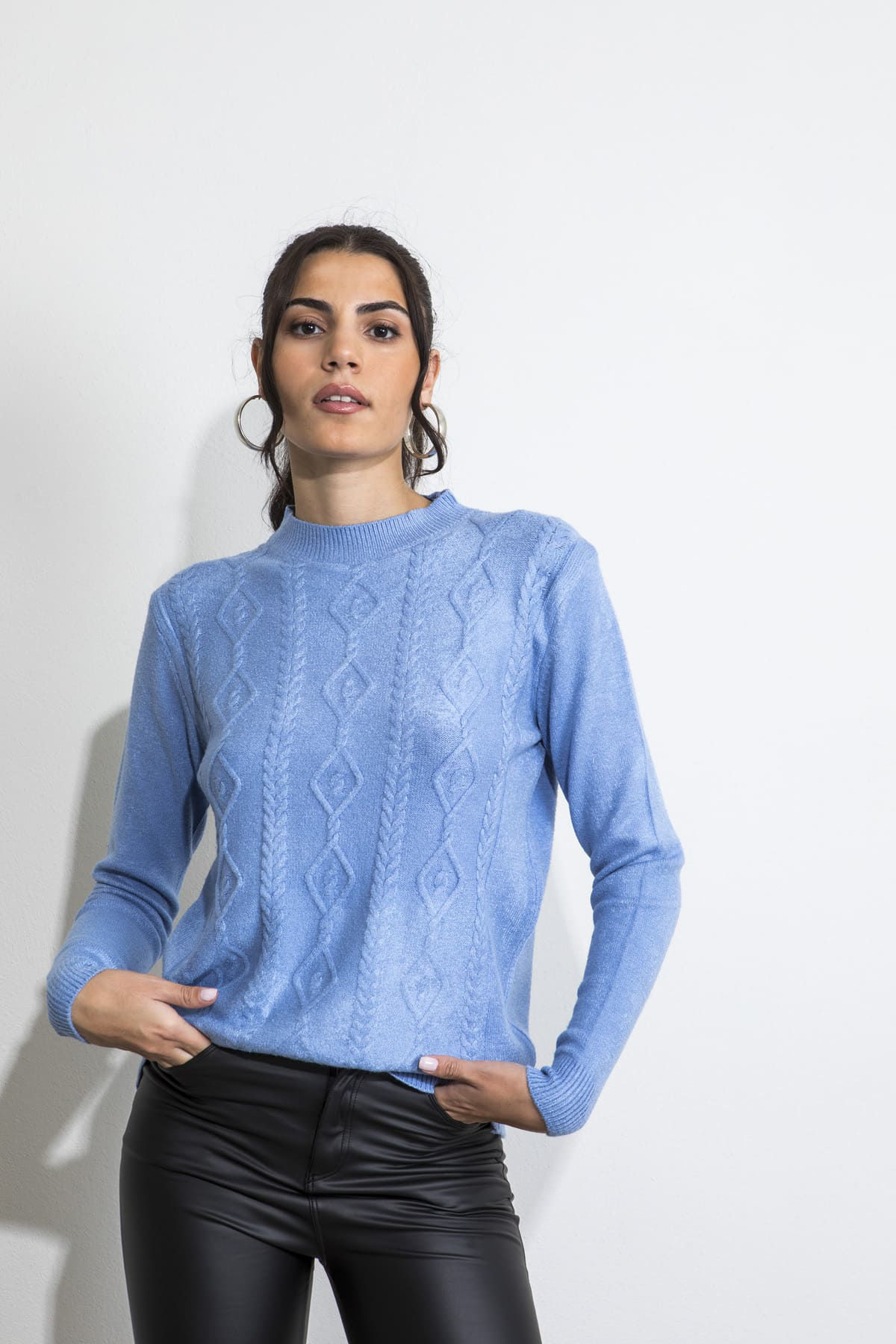 Picture of Textured knitted blouse