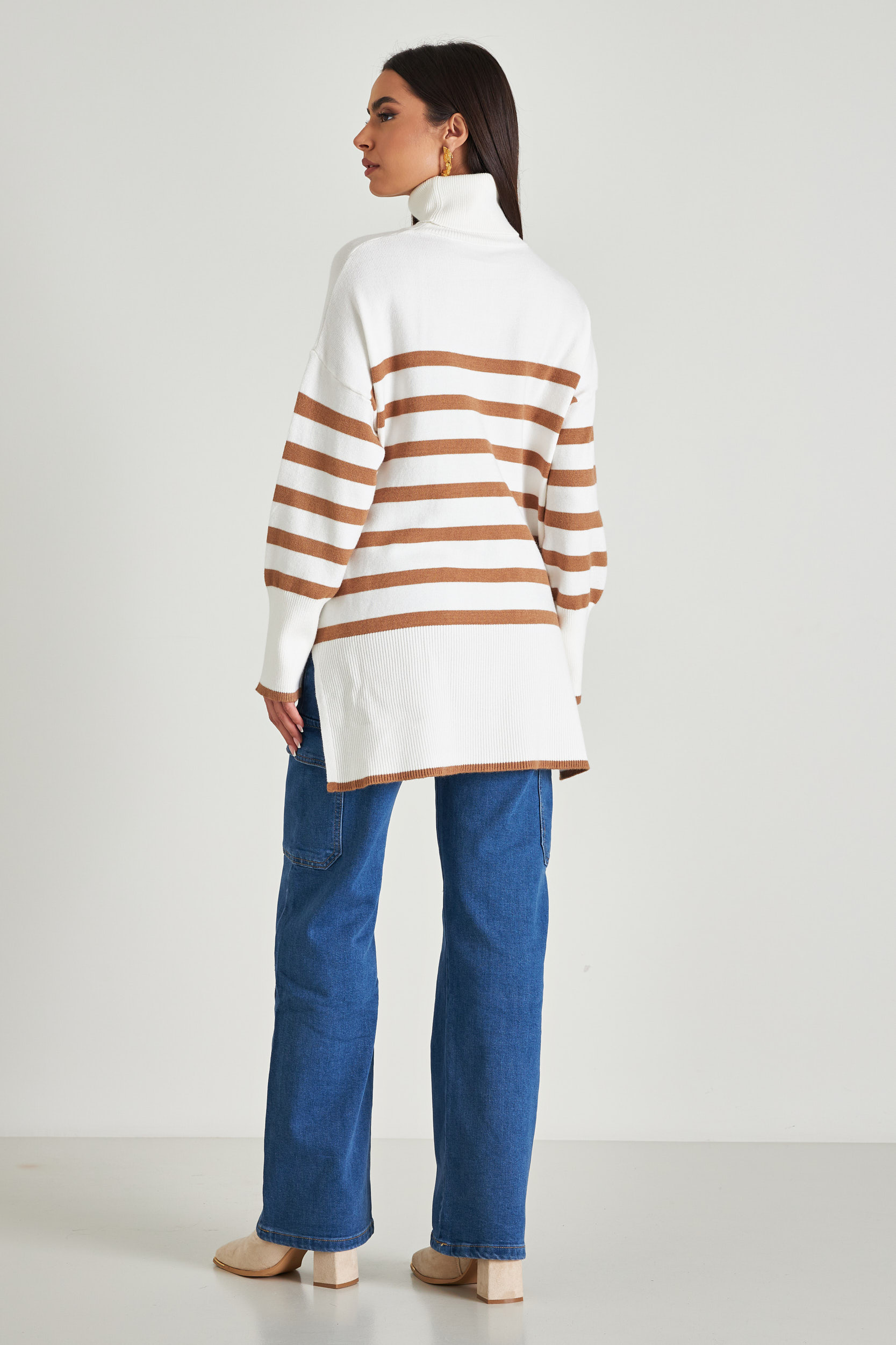 Picture of High neck stripped sweater