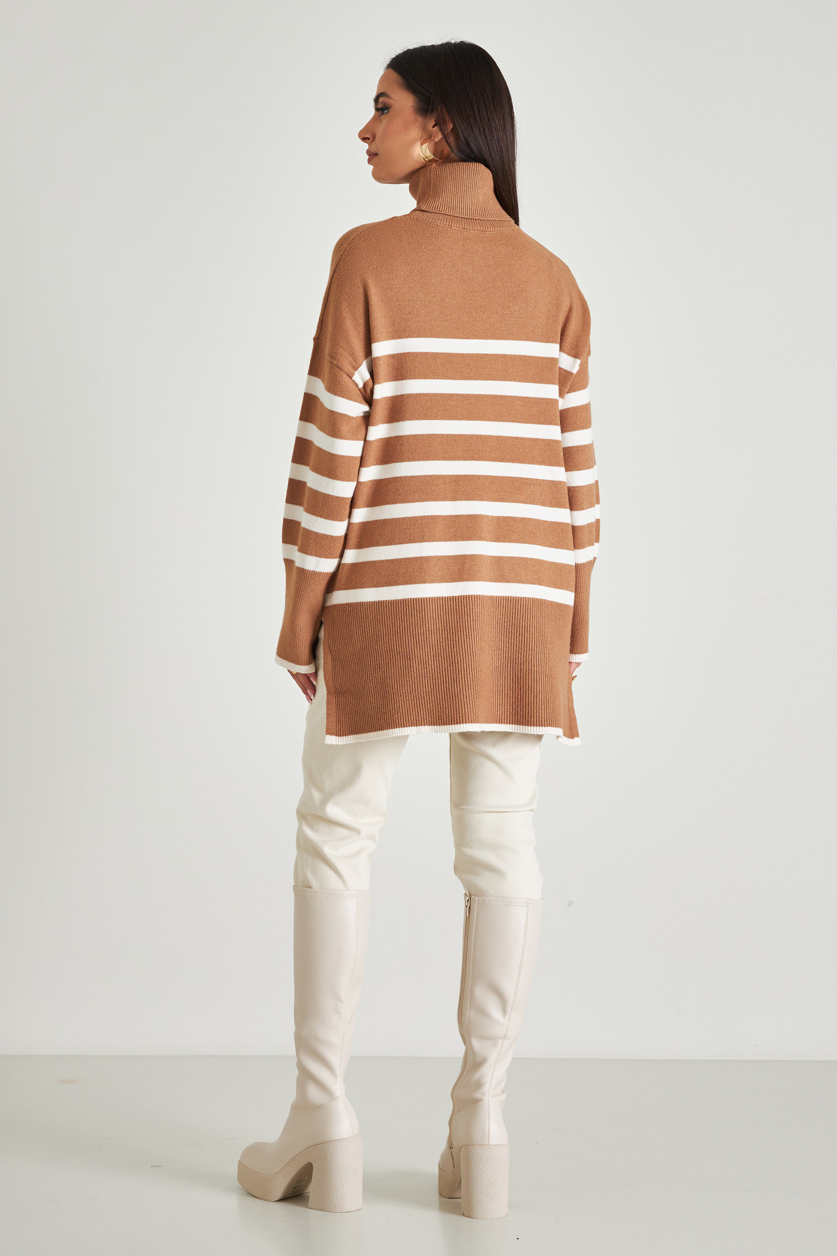 Picture of High neck stripped sweater