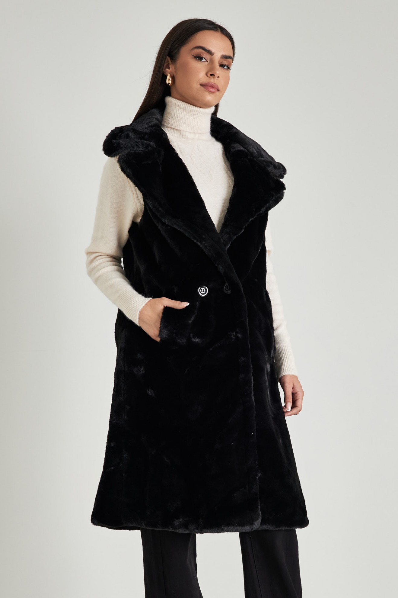 Picture of Sleeveless fur coat