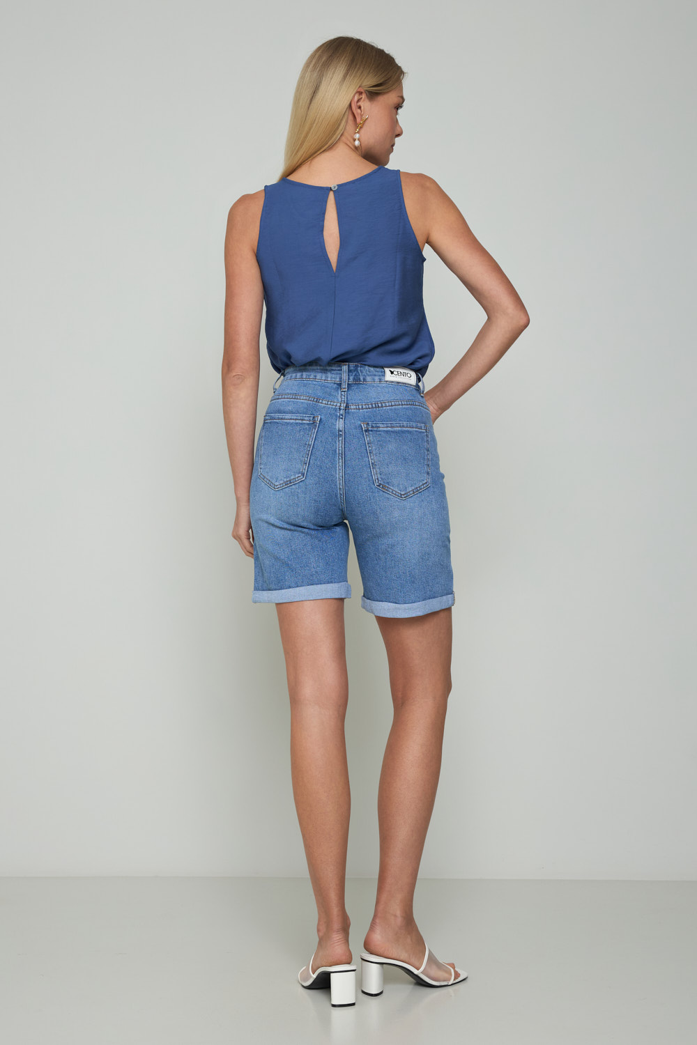 Picture of Denim shorts with turn-up hems