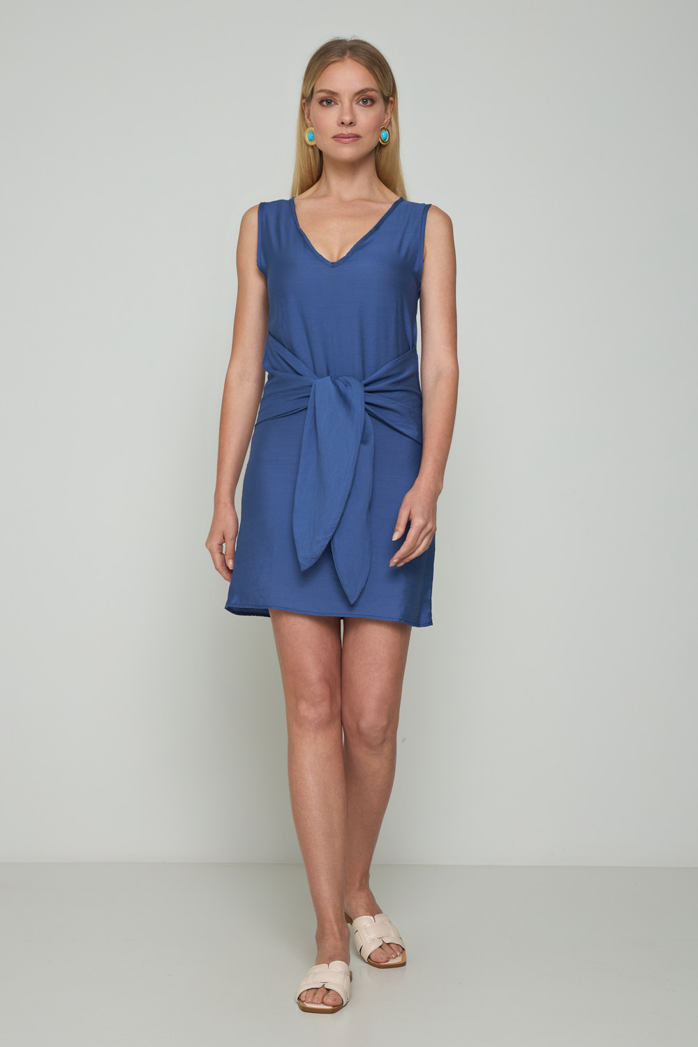 Picture of Sleeveless dress with front knot