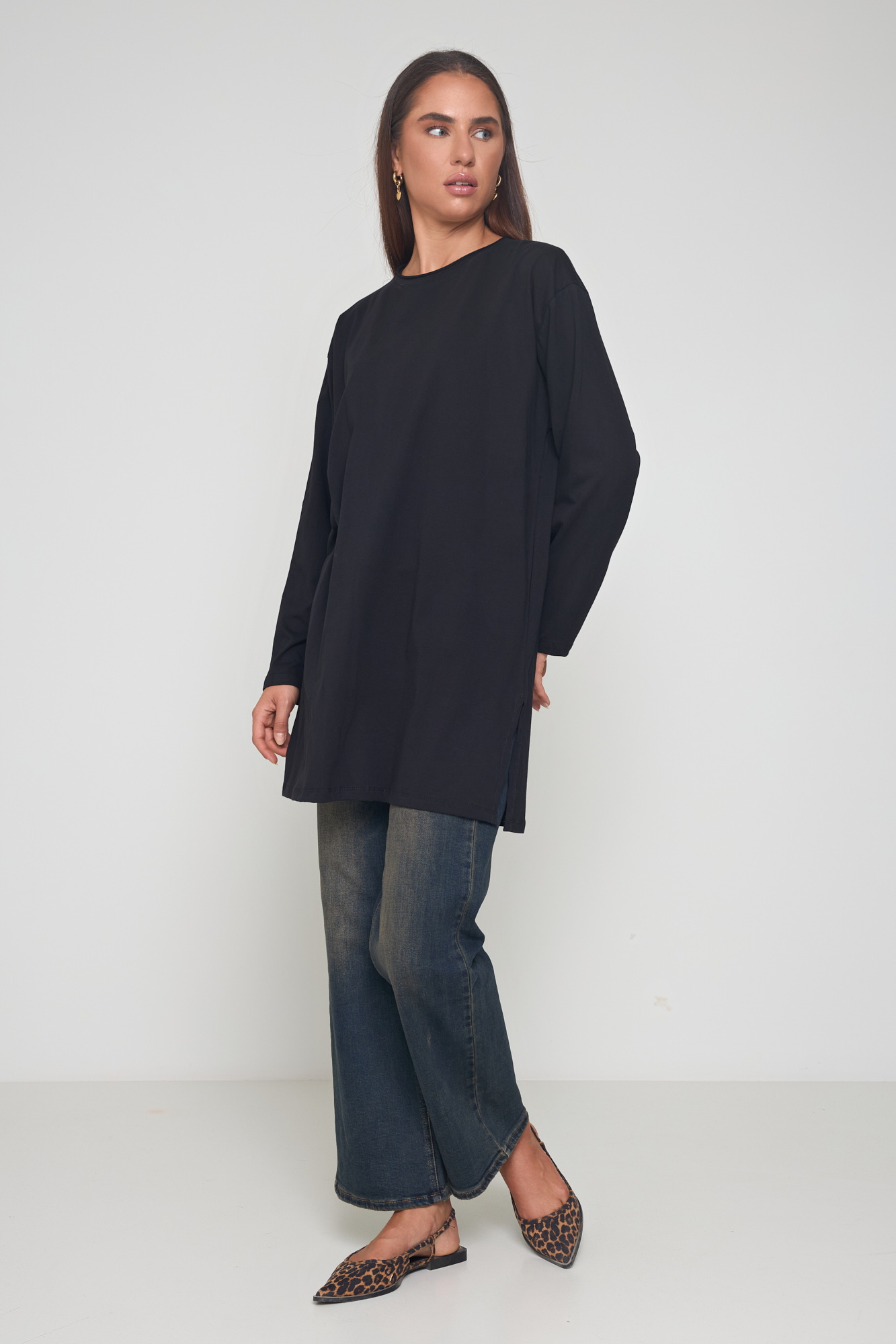 Picture of Asymmetric blouse with side slits