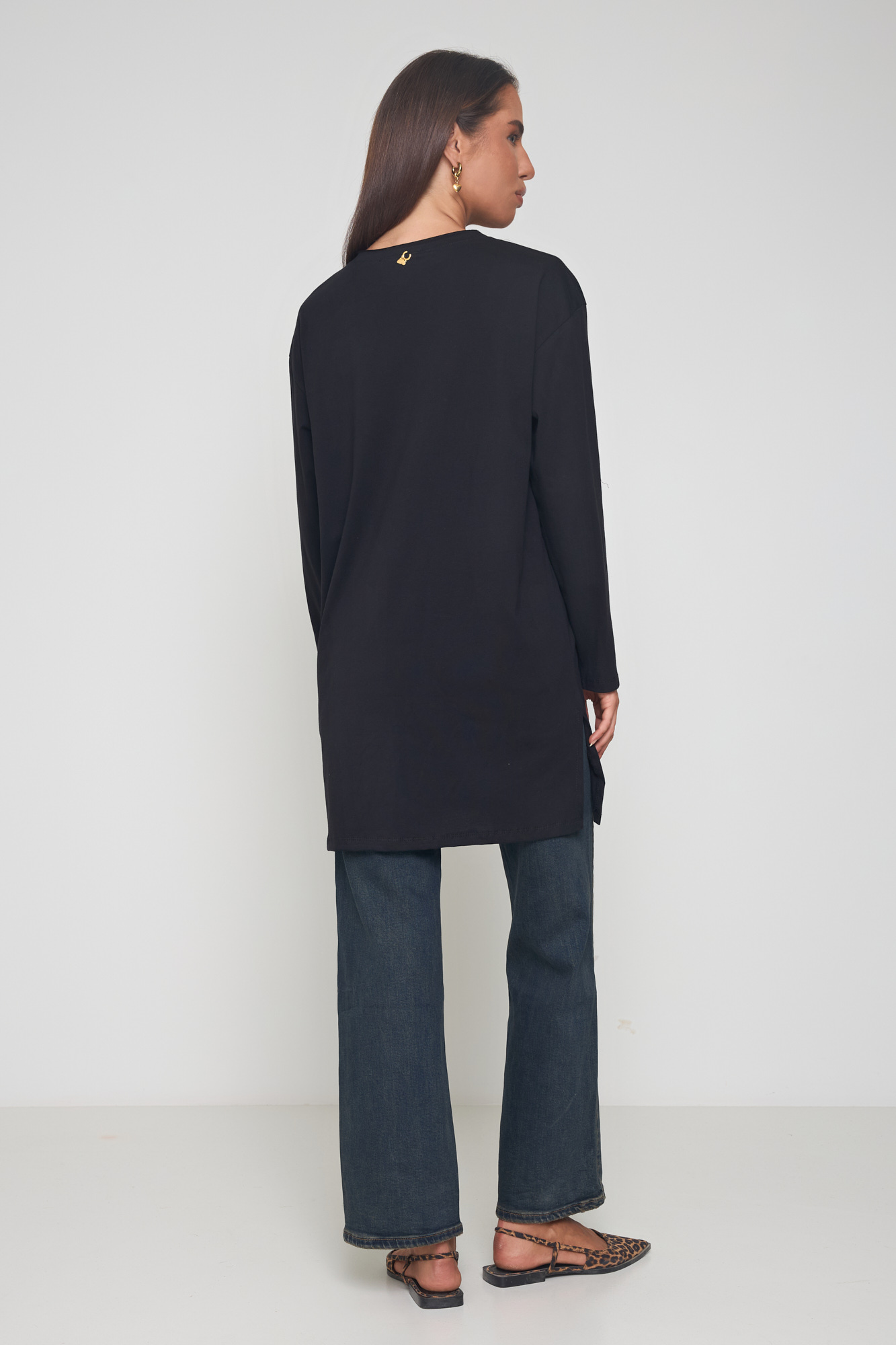 Picture of Asymmetric blouse with side slits