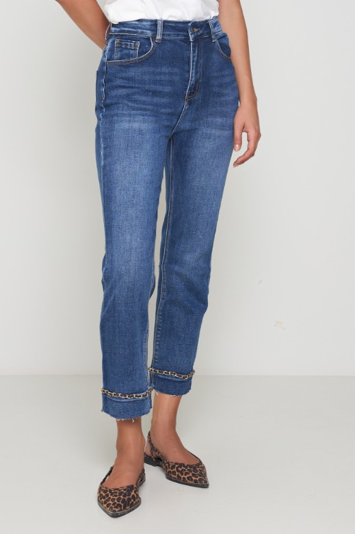 Picture of High-waisted jeans with a chain at the hem