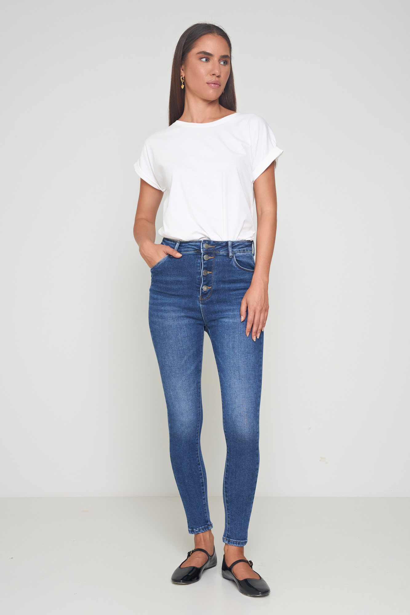 Picture of High waisted skinny jeans with buttons