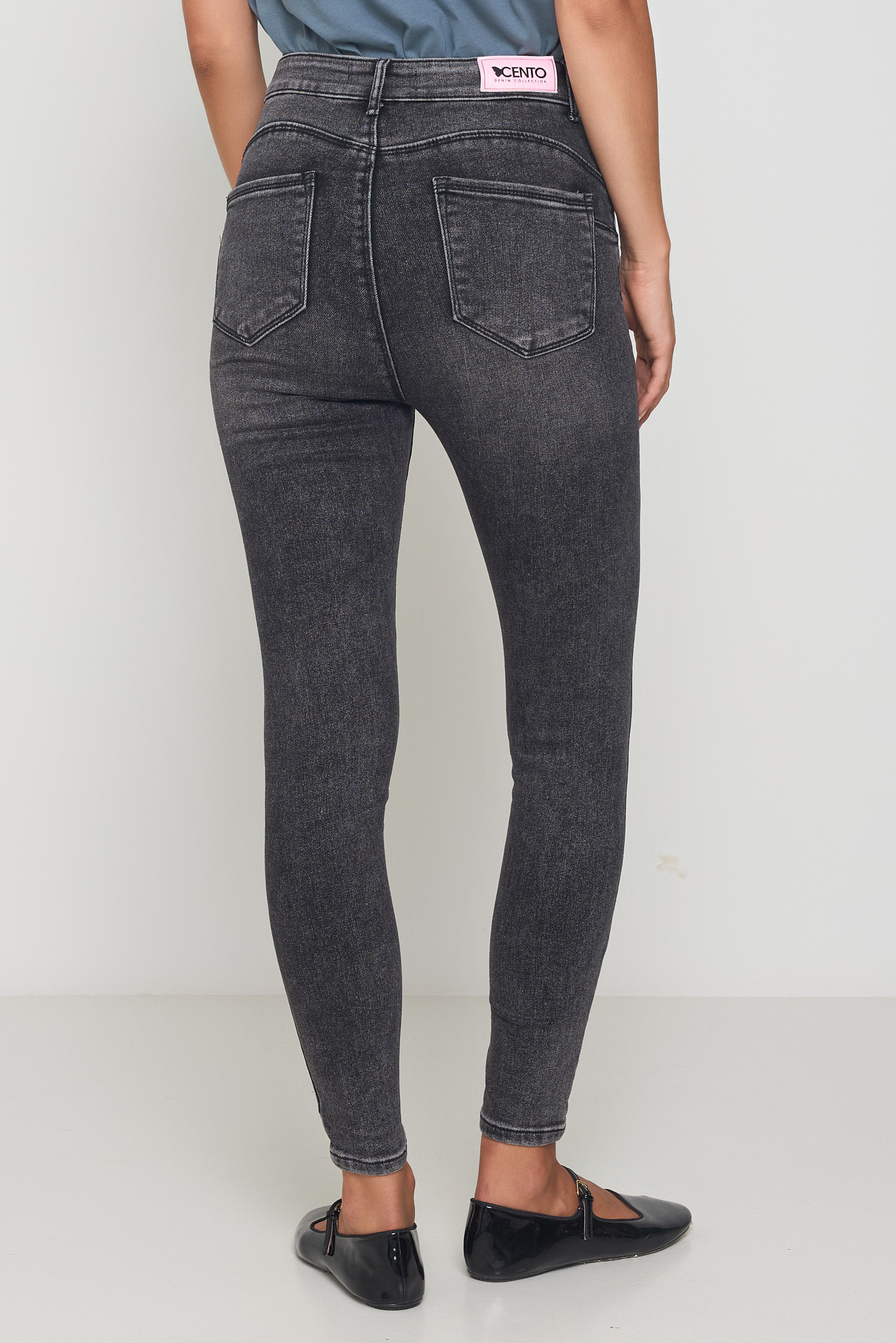 Picture of High waisted skinny jeans with buttons