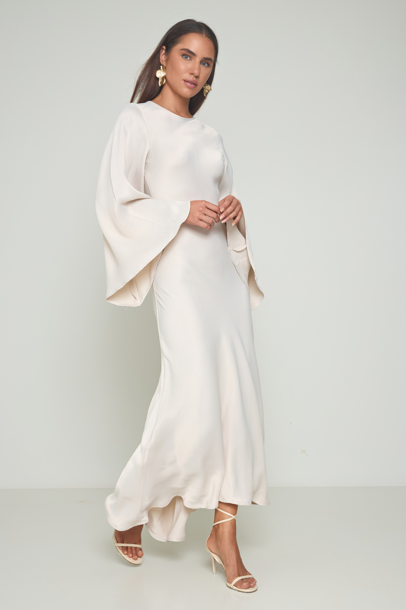 Picture of Asymmetric dress with wide sleeves