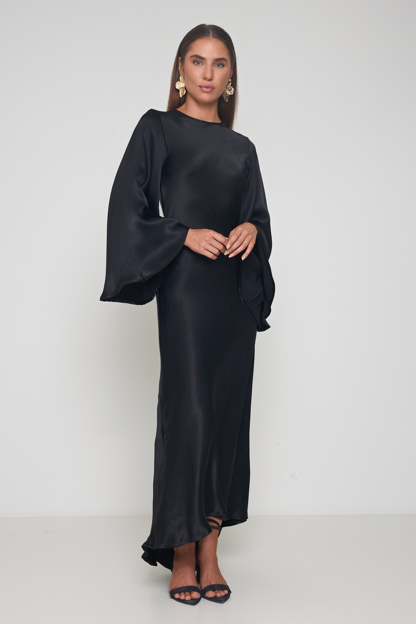 Picture of Asymmetric dress with wide sleeves