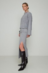 Picture of Pullover top with wide sleeves