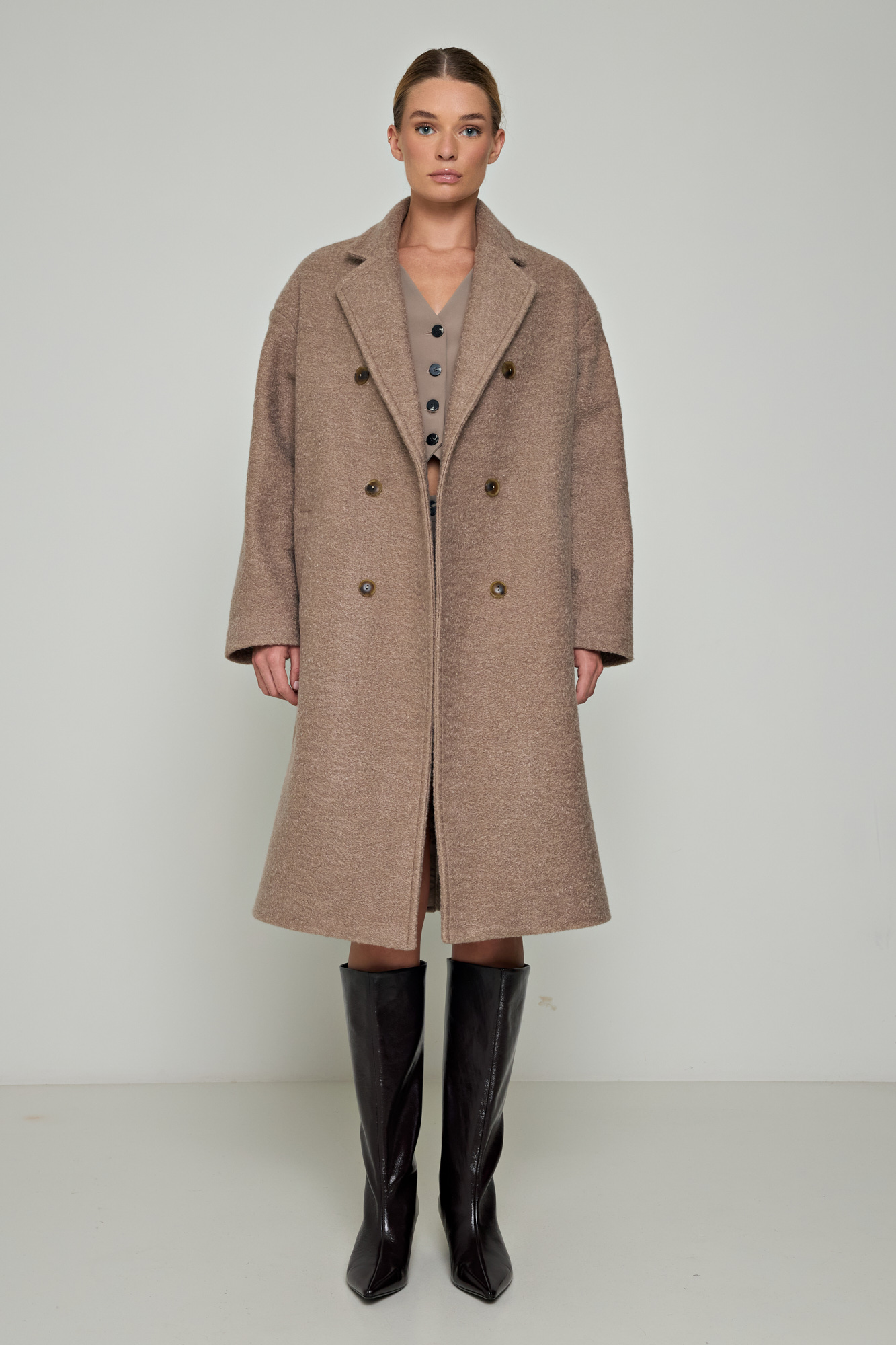 Picture of Oversized criss-cross coat with double buttons