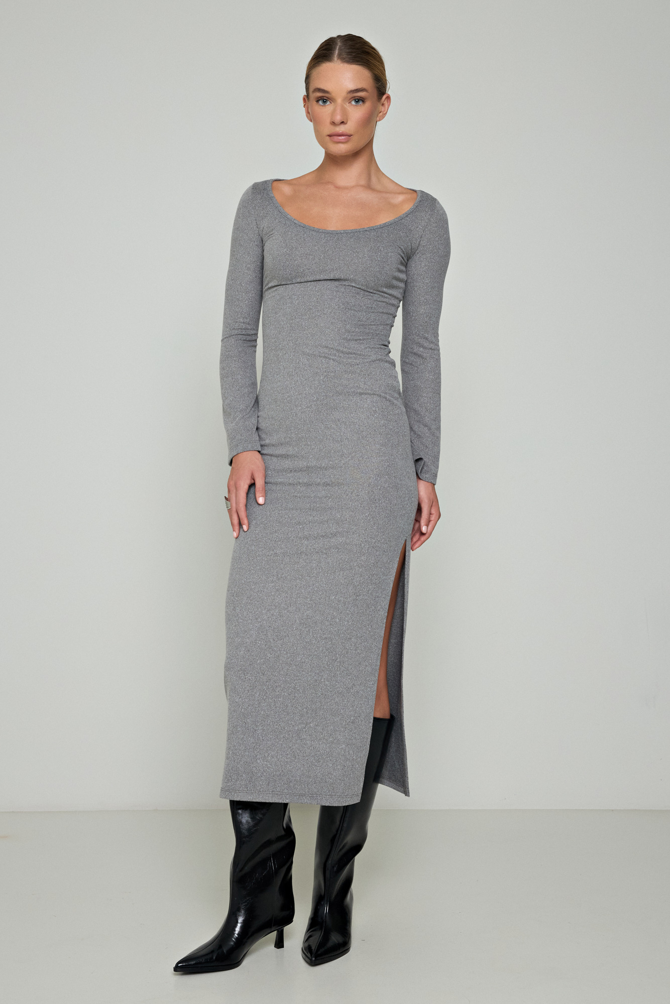 Picture of V-neck knit dress with opening