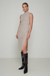 Picture of Sleeveless knitted dress with a tear