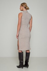 Picture of Sleeveless knitted dress with a tear