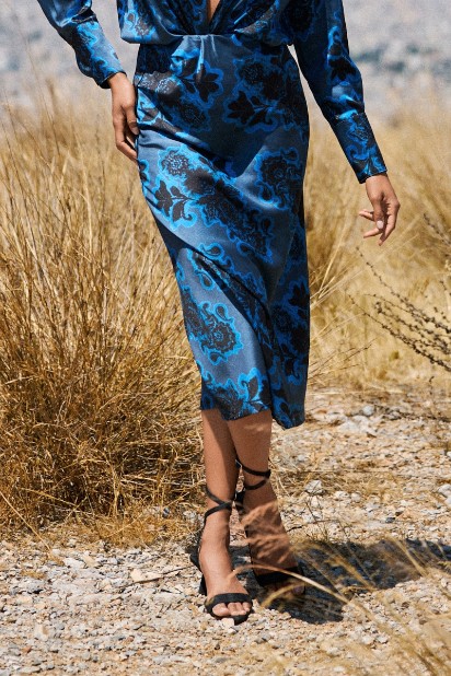 Picture of Printed satin midi skirt