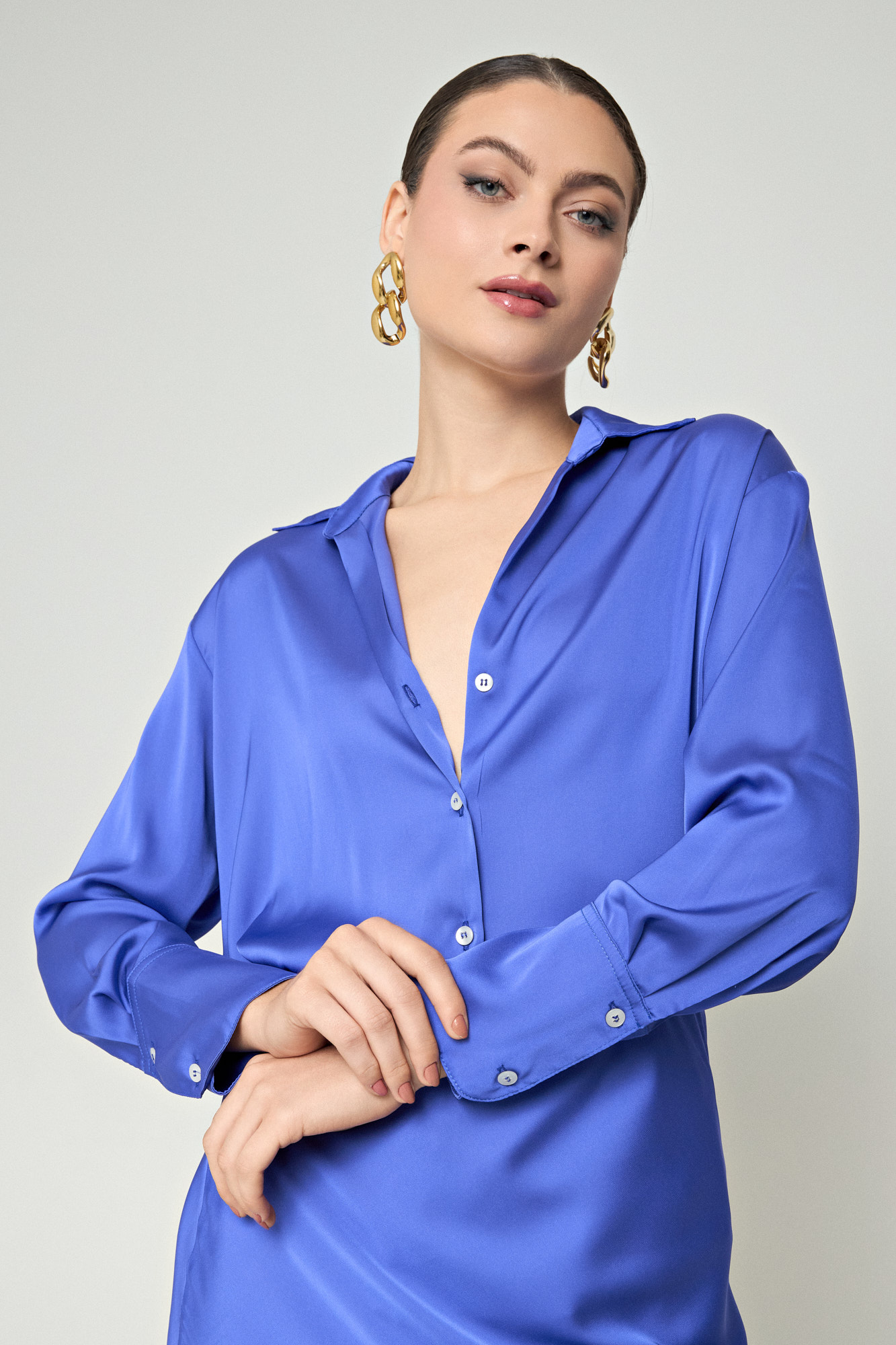 Picture of Loose basic satin shirt