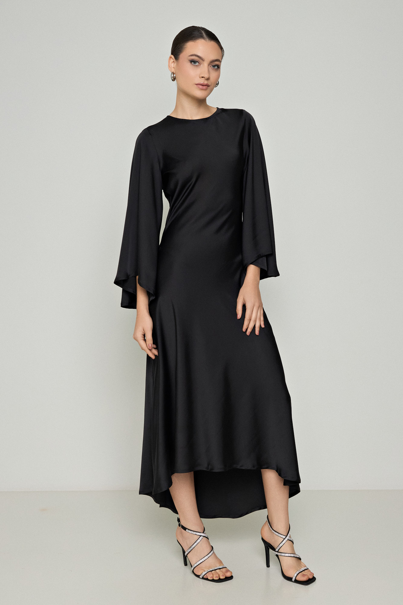 Picture of Asymmetric dress with wide sleeves