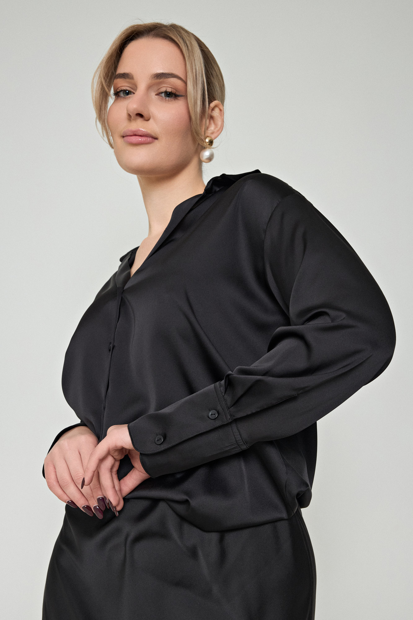 Picture of Loose basic satin shirt