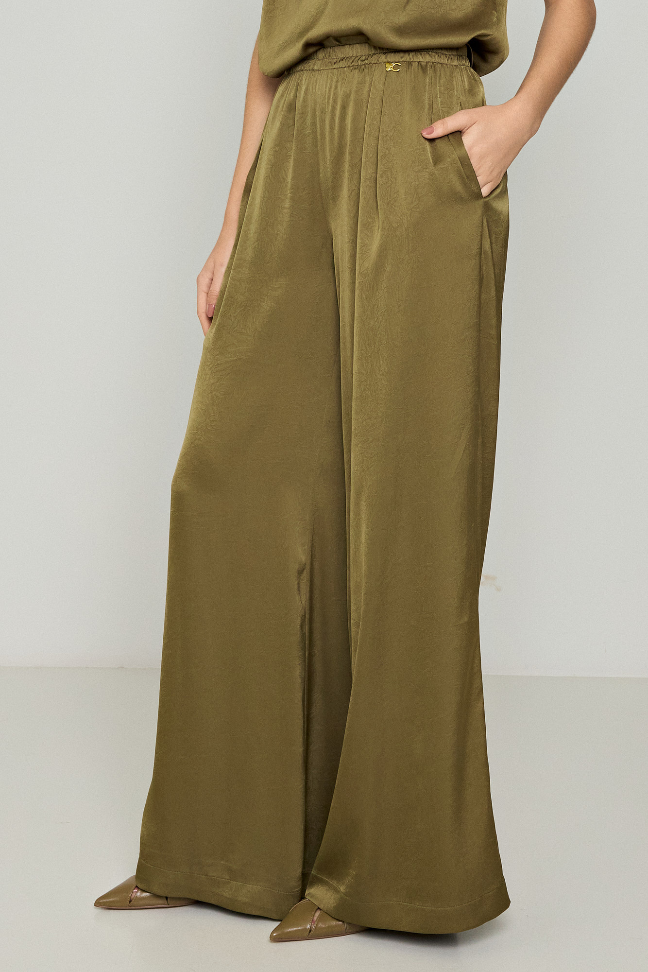 Picture of Wide leg satin trousers