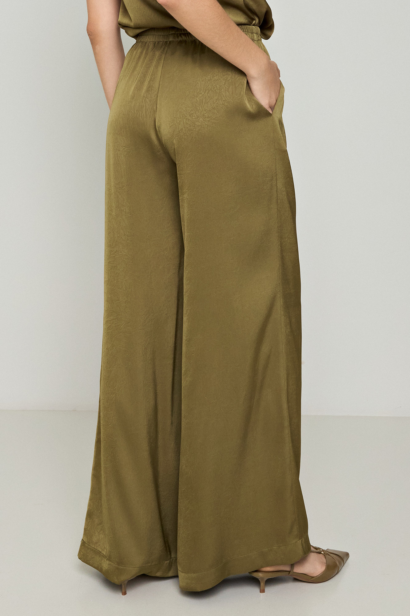 Picture of Wide leg satin trousers